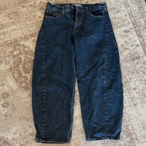 Abercrombie mid rise barrel jean 28 r